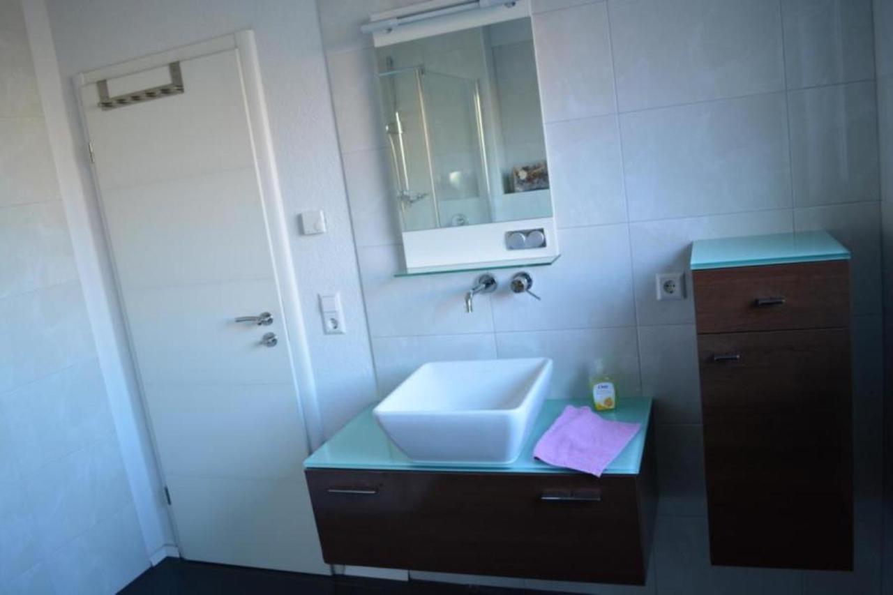 Apartment Und Privatzimmern In Freiburg Esterno foto