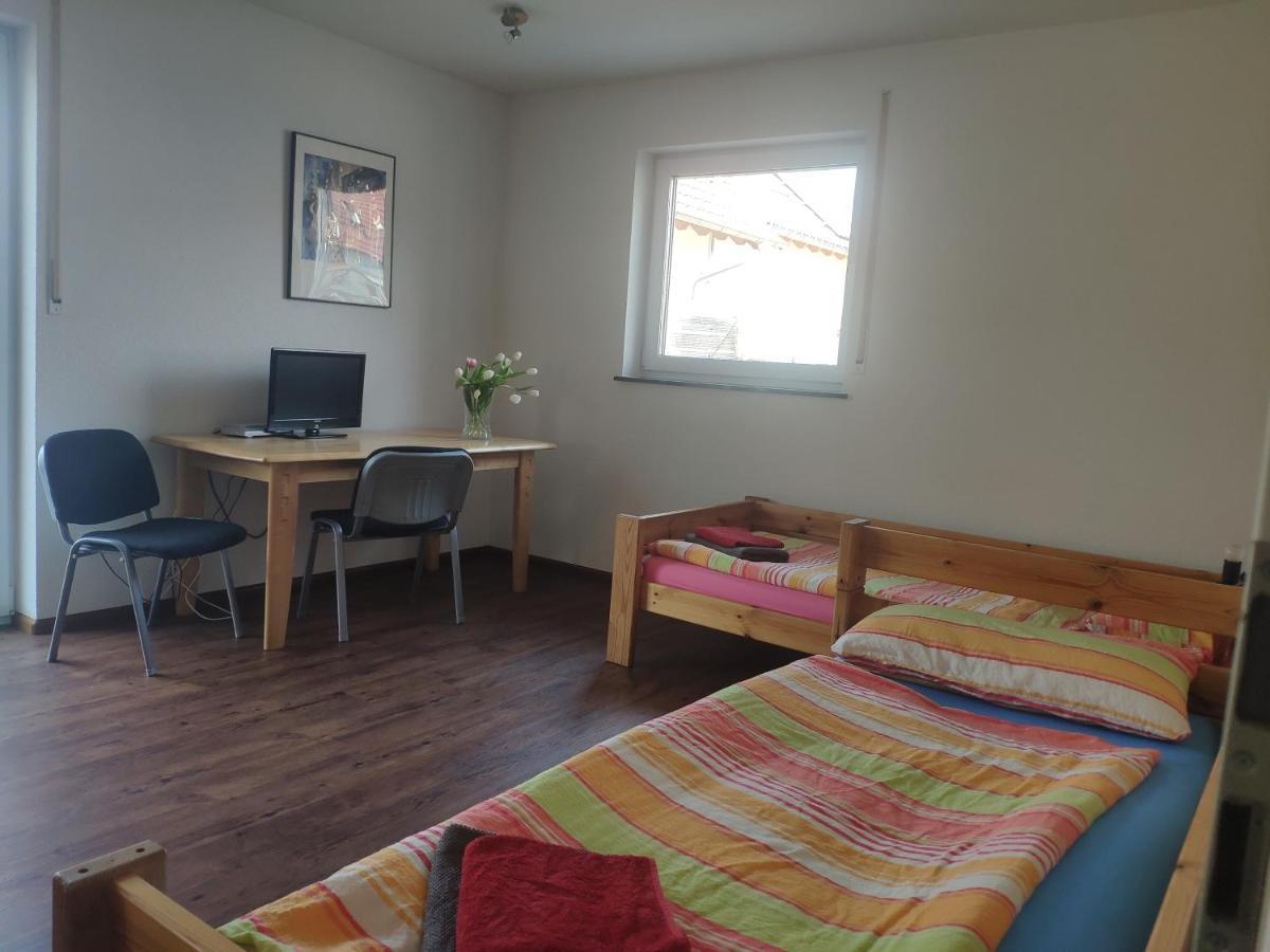 Apartment Und Privatzimmern In Freiburg Esterno foto
