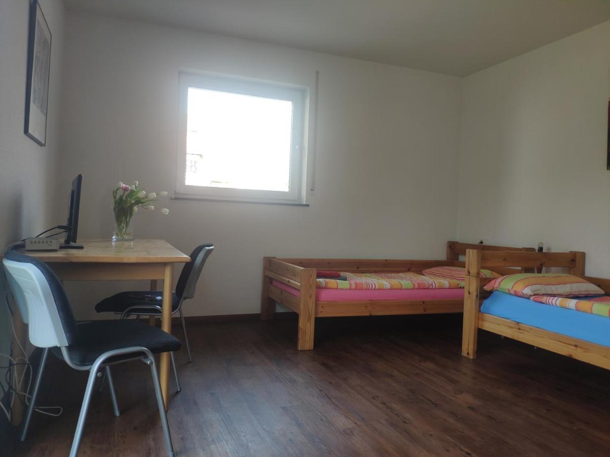 Apartment Und Privatzimmern In Freiburg Esterno foto