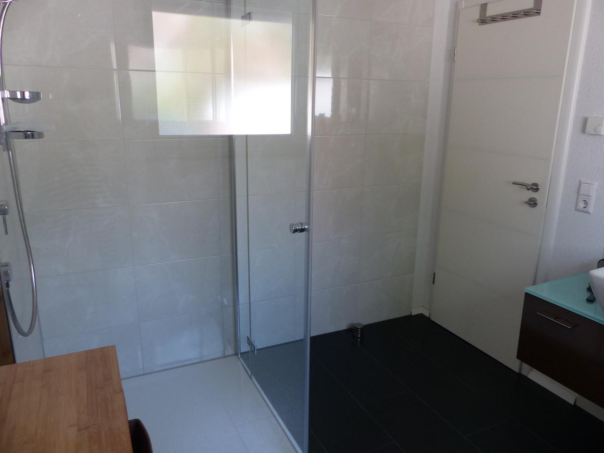 Apartment Und Privatzimmern In Freiburg Esterno foto